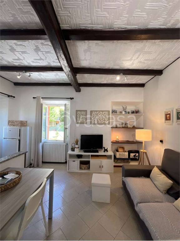 appartamento in vendita a Cocquio-Trevisago