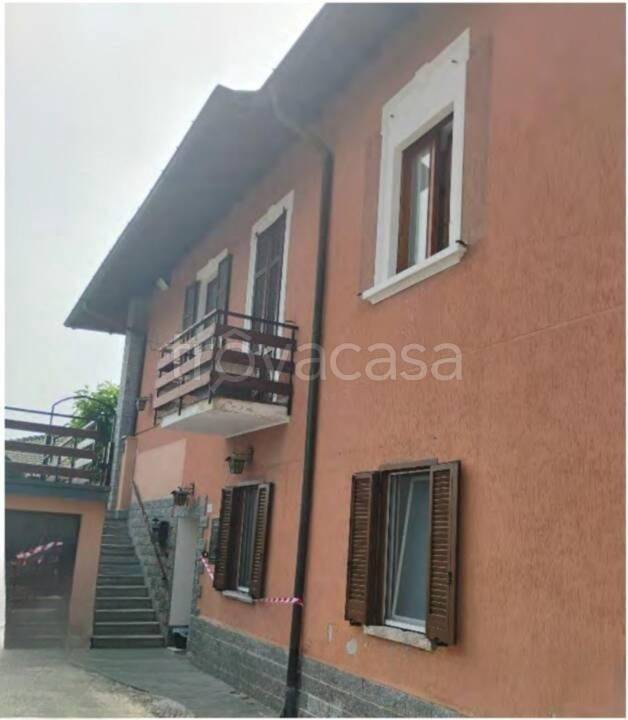 casa indipendente in vendita a Cocquio-Trevisago