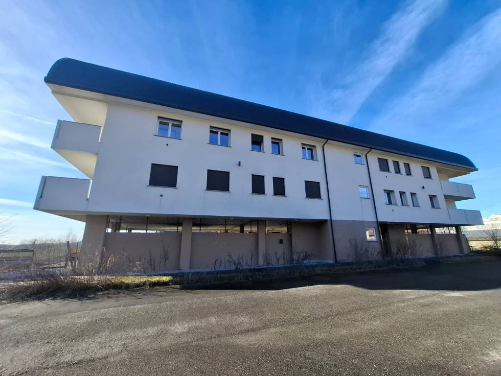 intera palazzina in vendita a Cocquio-Trevisago