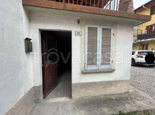 casa indipendente in vendita a Cocquio-Trevisago