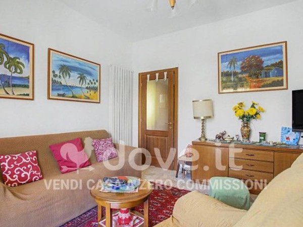 appartamento in vendita a Cocquio-Trevisago