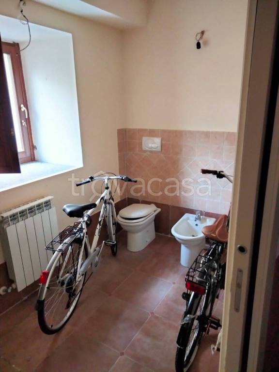 appartamento in vendita a Cocquio-Trevisago