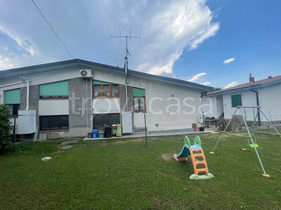 casa indipendente in vendita a Cocquio-Trevisago