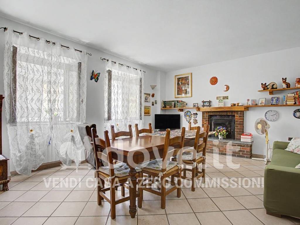 casa indipendente in vendita a Cocquio-Trevisago