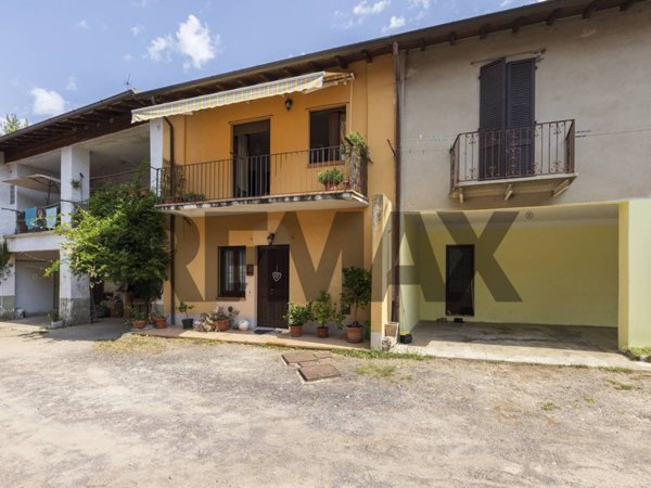appartamento in vendita a Cocquio-Trevisago