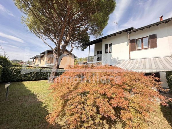 casa indipendente in vendita a Cocquio-Trevisago