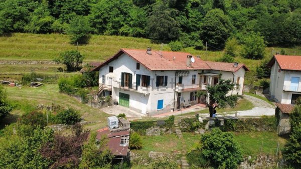 appartamento in vendita a Cocquio-Trevisago