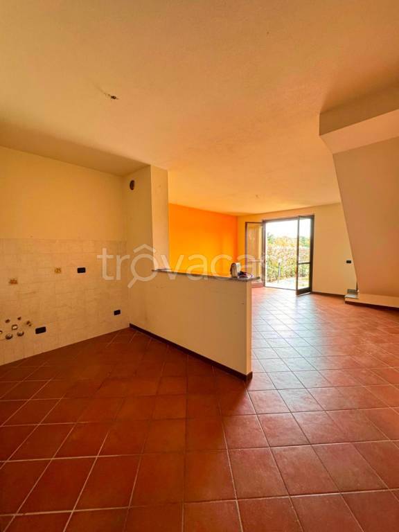 casa indipendente in vendita a Comabbio