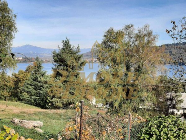 casa indipendente in vendita a Comabbio
