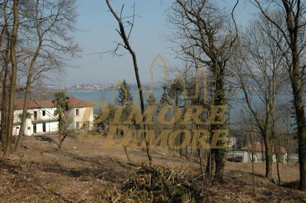 casa indipendente in vendita a Comabbio