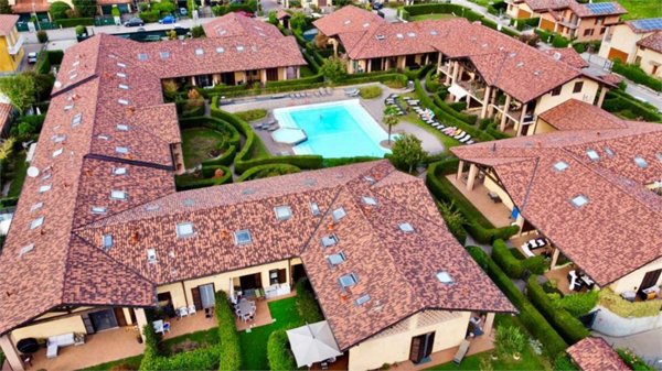 casa indipendente in vendita a Comabbio