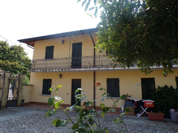 appartamento in vendita a Comabbio