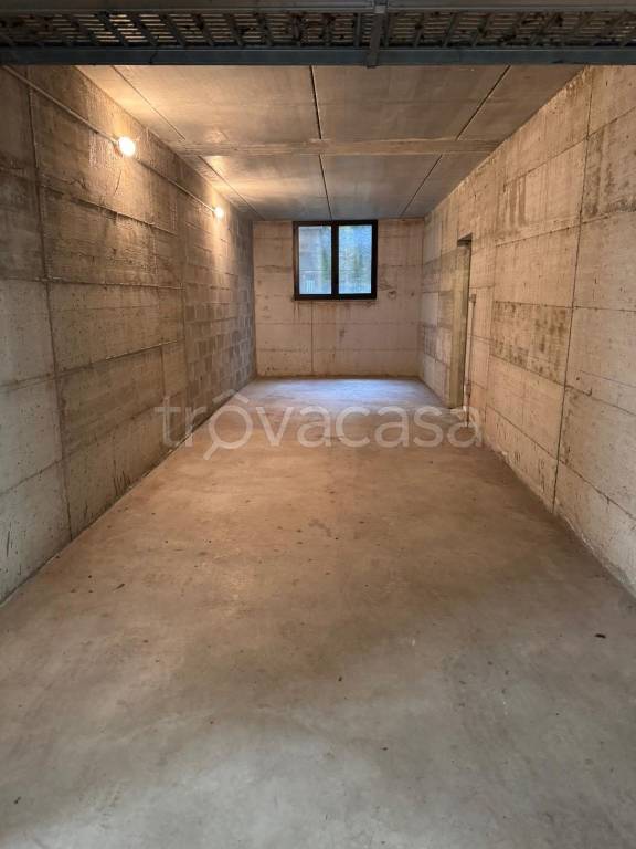 casa semindipendente in vendita a Comabbio