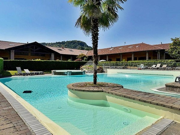 appartamento in vendita a Comabbio