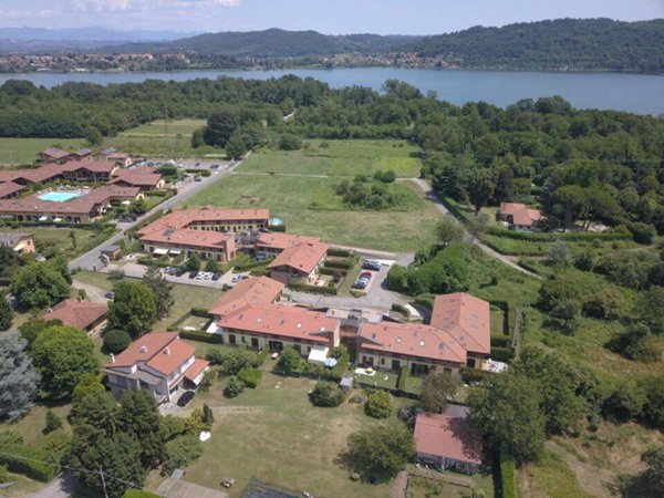 casa indipendente in vendita a Comabbio