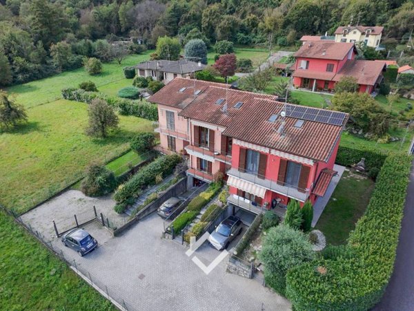 casa indipendente in vendita a Comabbio