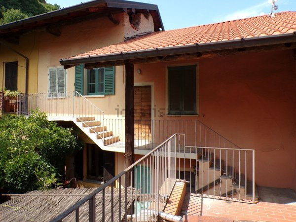 appartamento in vendita a Comabbio