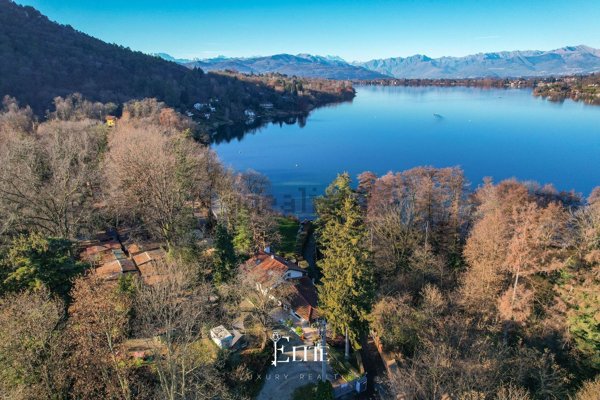 casa indipendente in vendita a Comabbio