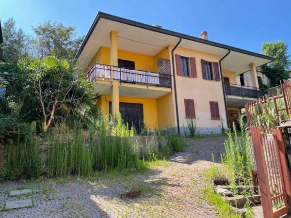 casa indipendente in vendita a Comabbio