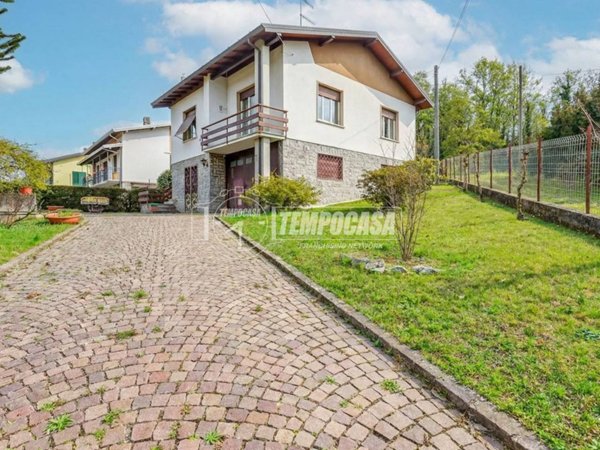 casa indipendente in vendita a Comabbio