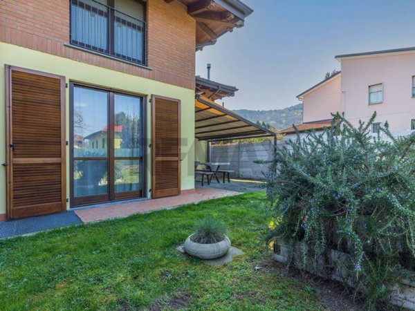 casa indipendente in vendita a Comabbio