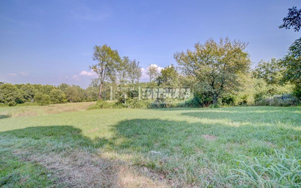 terreno edificabile in vendita a Comabbio