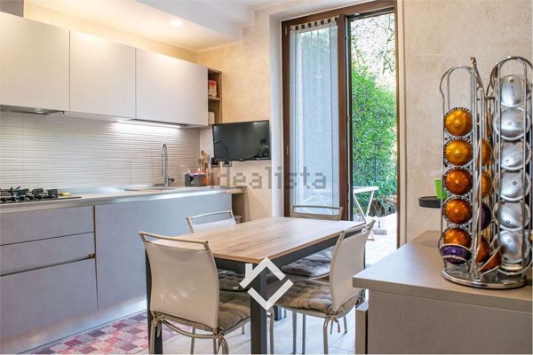 casa indipendente in vendita a Comabbio