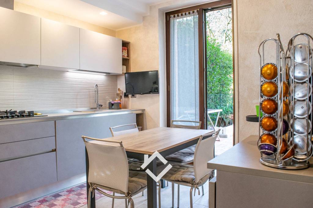 casa indipendente in vendita a Comabbio