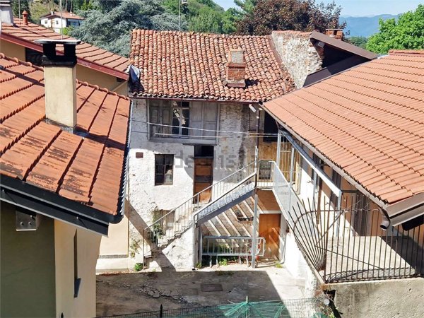 appartamento in vendita a Comabbio