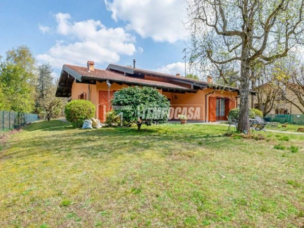 casa indipendente in vendita a Comabbio