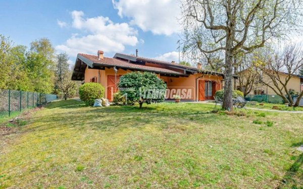 casa indipendente in vendita a Comabbio