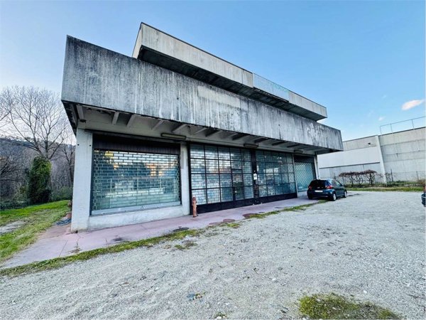 appartamento in vendita a Comabbio