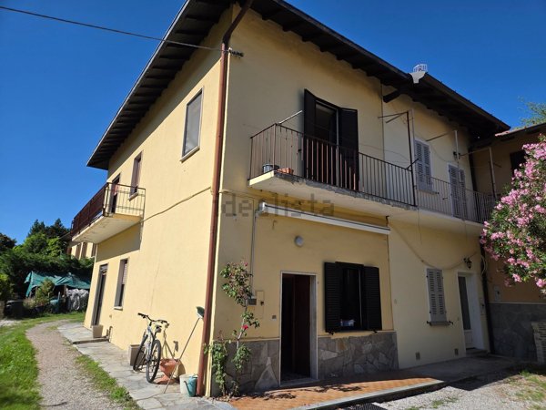appartamento in vendita a Comabbio