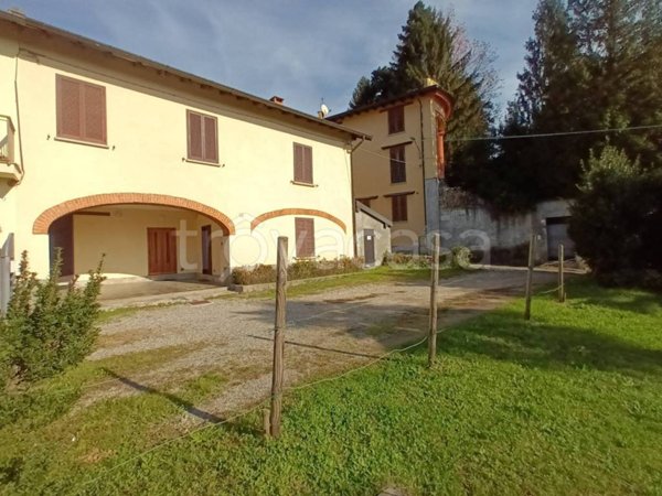 casa indipendente in vendita a Comerio in zona Mattello