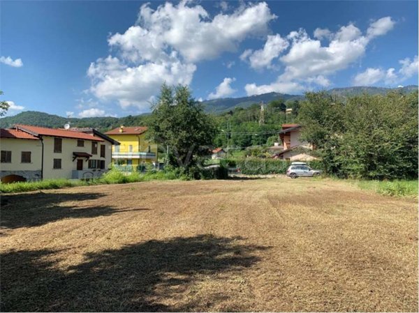 terreno agricolo in vendita a Comerio in zona Muro