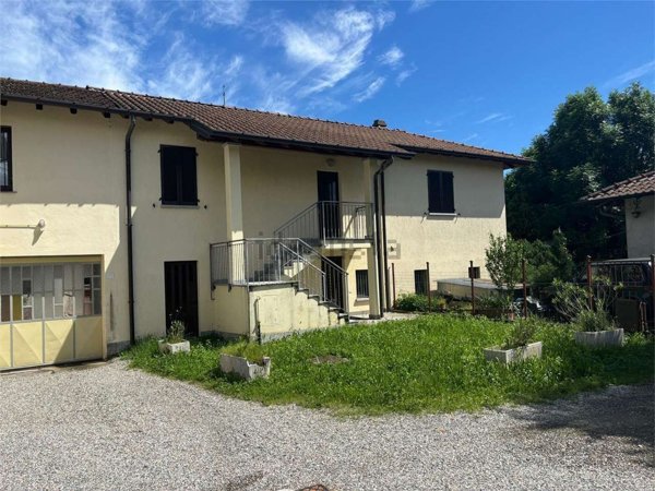 appartamento in vendita a Comerio