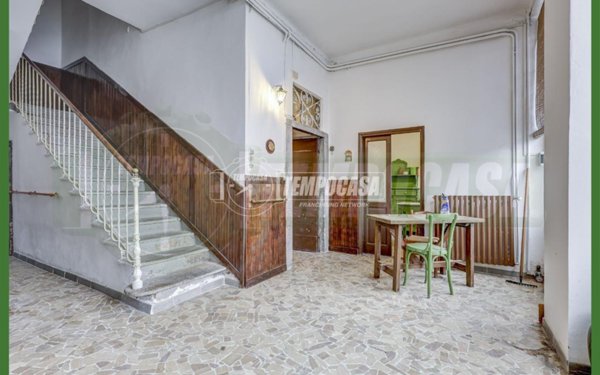 casa indipendente in vendita a Comerio