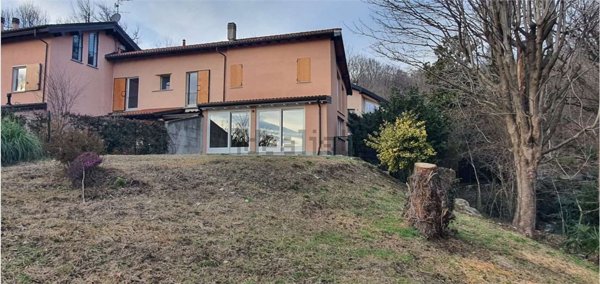appartamento in vendita a Comerio