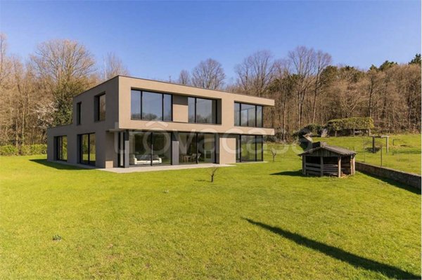 casa indipendente in vendita a Comerio in zona Mattello