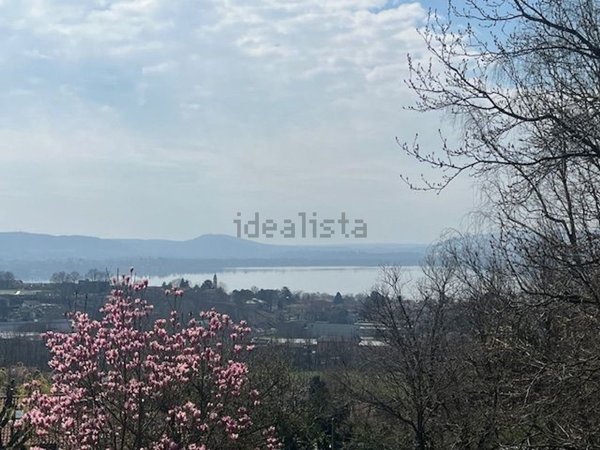 casa indipendente in vendita a Comerio