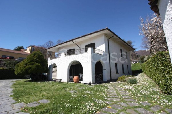 casa indipendente in vendita a Comerio