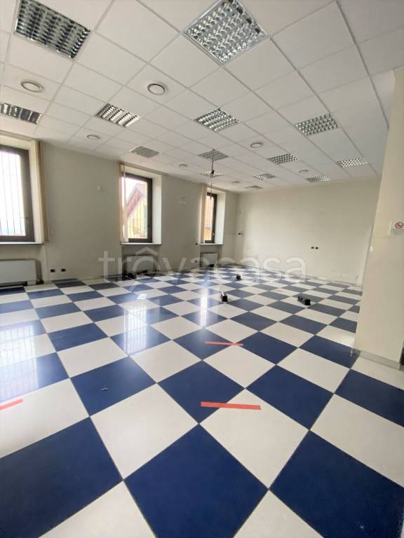 ufficio in vendita a Comerio
