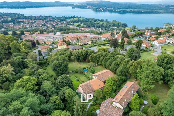 casa indipendente in vendita a Comerio