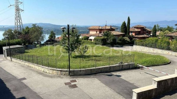 negozio in vendita a Comerio in zona Orocco