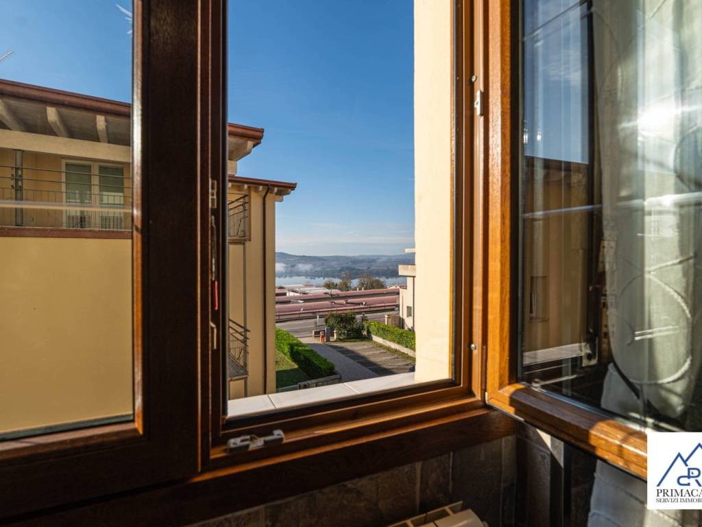appartamento in vendita a Comerio