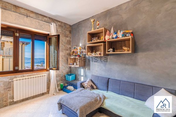 appartamento in vendita a Comerio