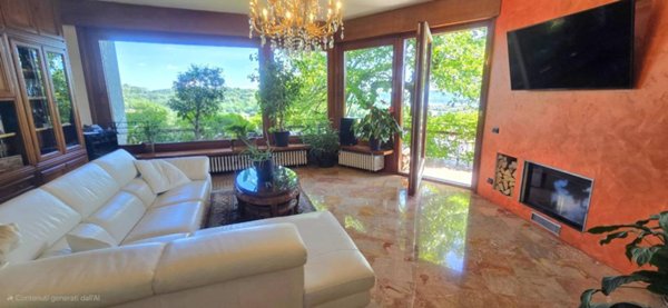 casa indipendente in vendita a Comerio