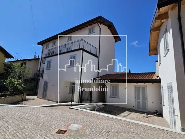 appartamento in vendita a Comerio