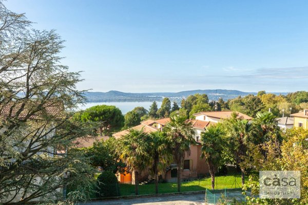 casa indipendente in vendita a Comerio