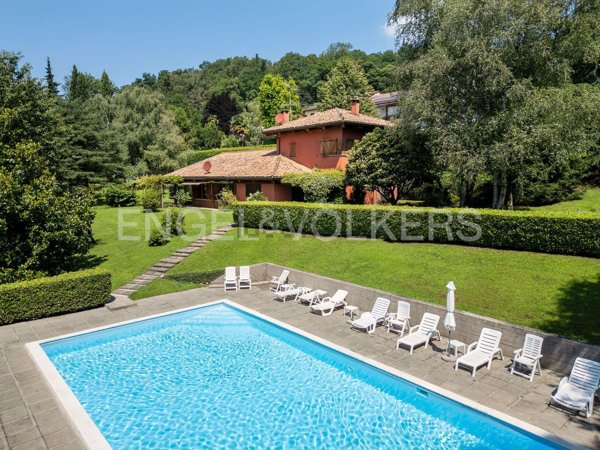 appartamento in vendita a Comerio in zona Mattello